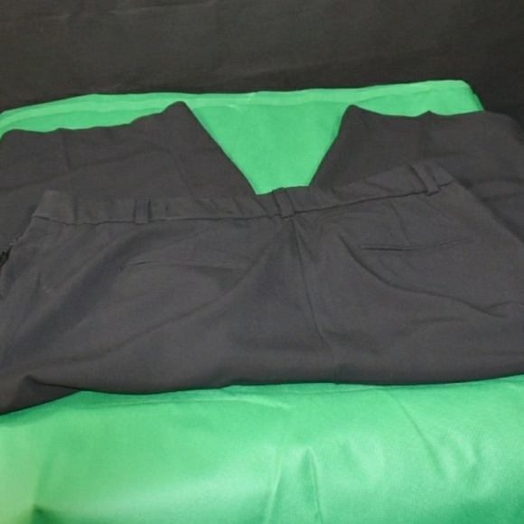 Women's Black East 5th Capri Pants Size 16W - Picture 2 of 3